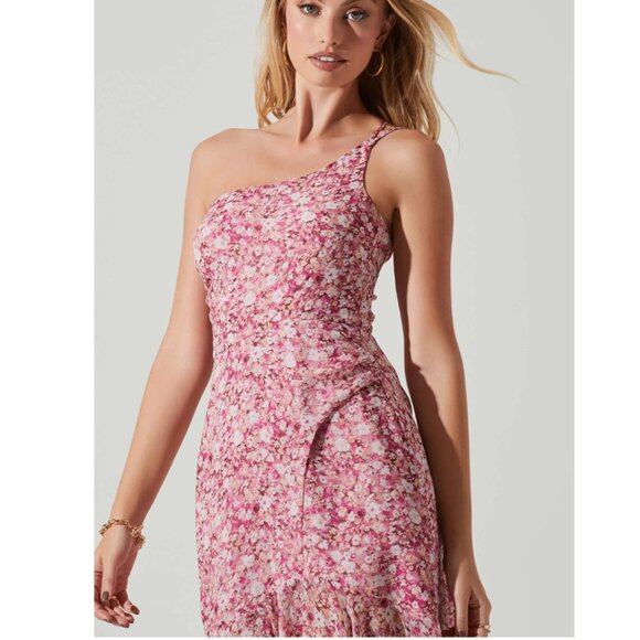 ASTR The Label MALVINA One Shoulder Floral Midi Dress - Picture 2 of 7